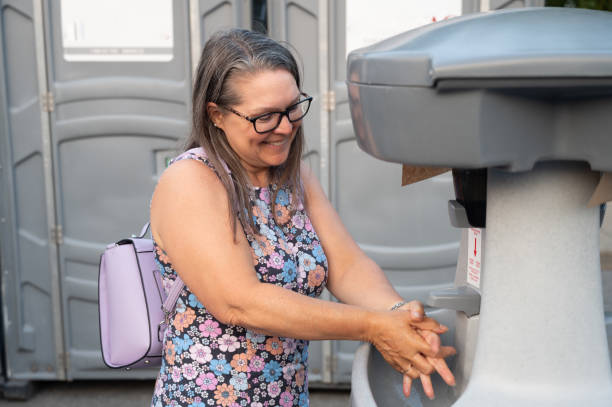 Best Porta potty delivery and setup  in Greenfield, MO